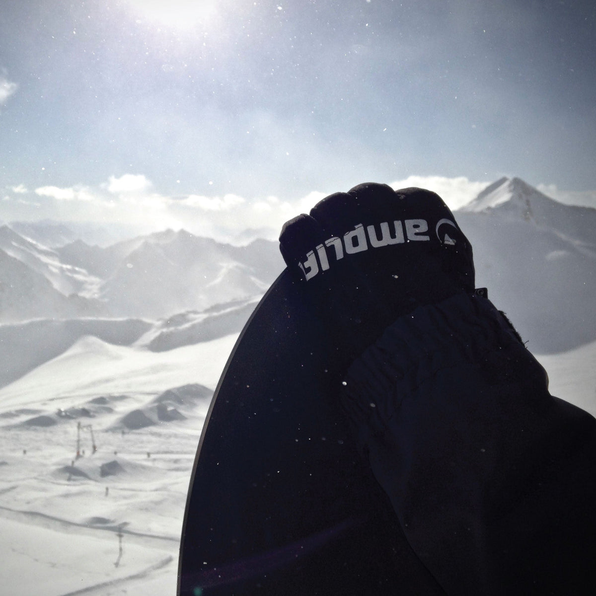 AMPLIFI Handshoe Snow