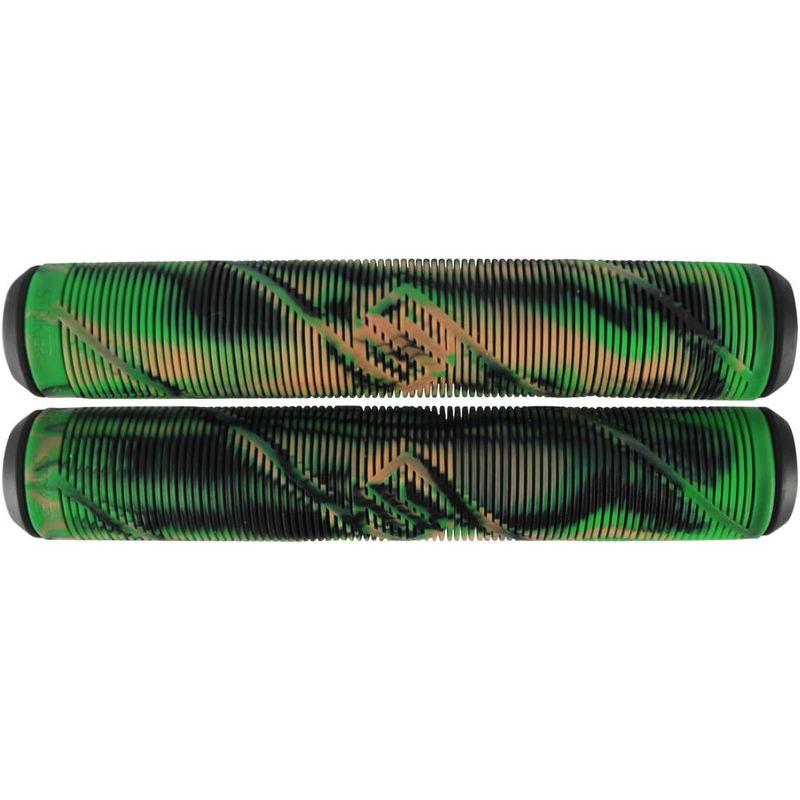 Striker Grips Camouflage